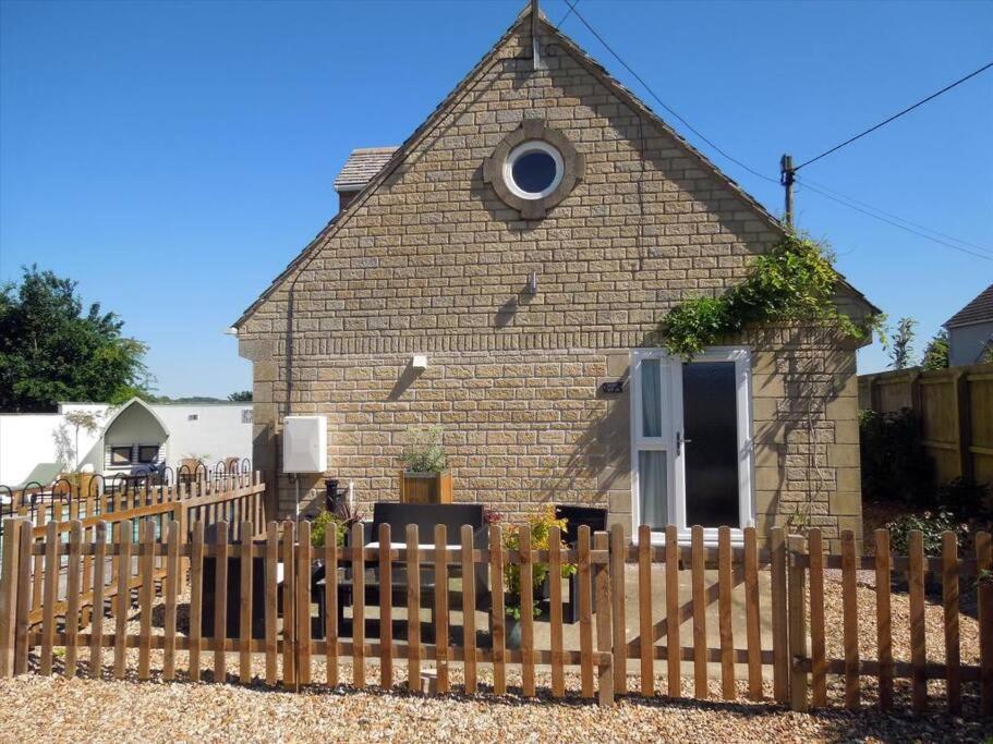 Beautiful 2 Bedroom Guest House With Private Pool In Lacock, Wiltshire 外观 照片